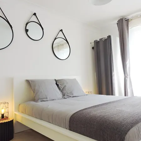 Apartment Big London***, Hyper Centre, Parking 200M Nantes